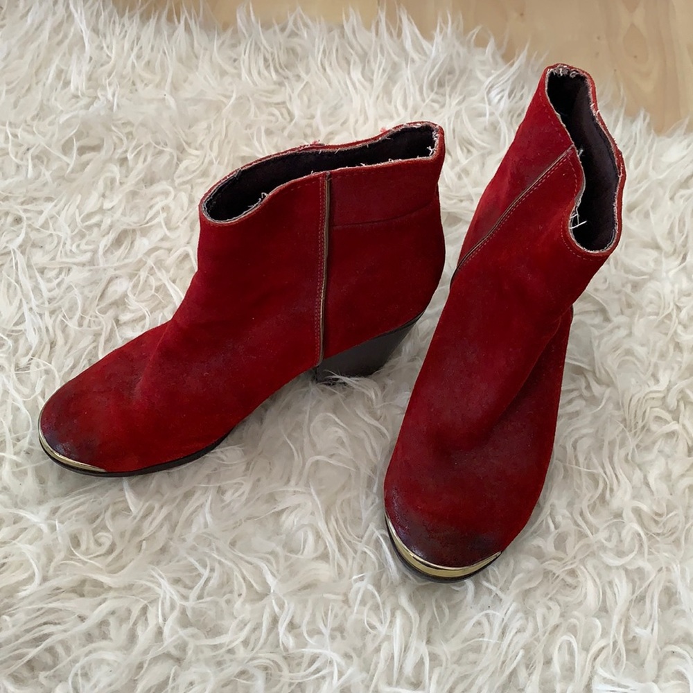 FERGIE - Red Booties with Gold Detail